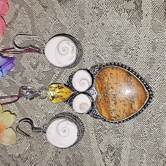 New Shiva shell and picture jasper pendant and earrings set - Picture 2 of 10